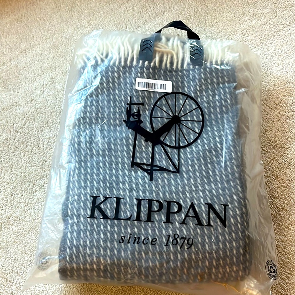 KLIPPAN wool blanket.